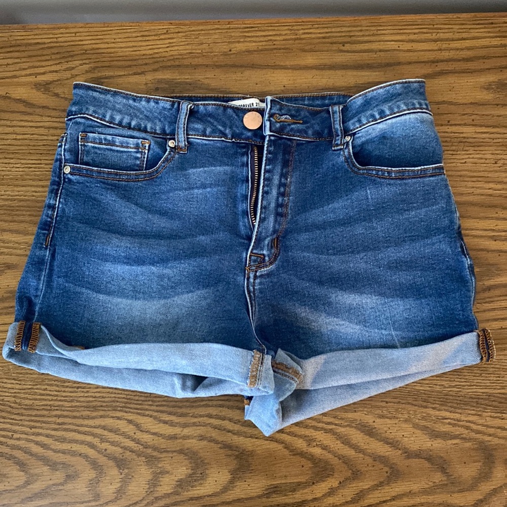 Forever 21 size 27 Jean shorts